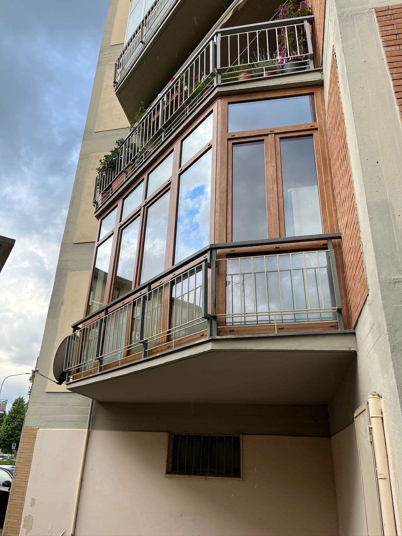 Verande e balconi di un condominio ristrutturato